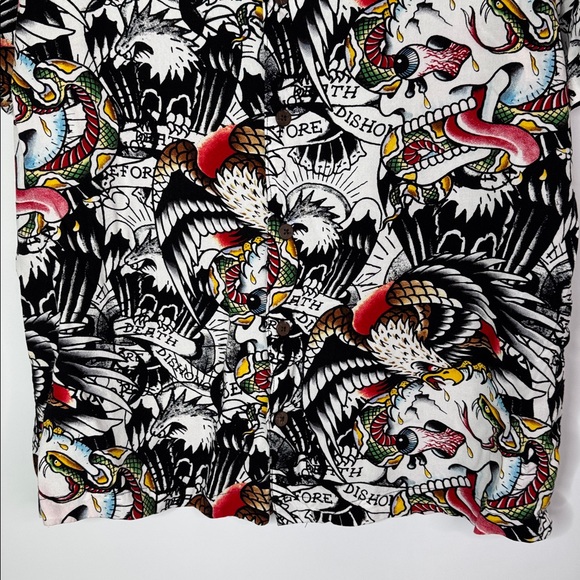 Ed Hardy Battle Skull Short Sleeve Button Up Shirt Size Medium - Picture 3 of 9